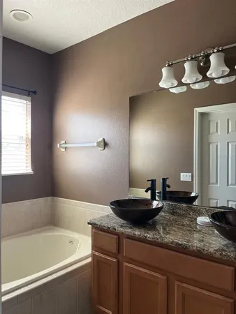 $2,400 | 4523 Sunset Lane, Oviedo, FL 32765