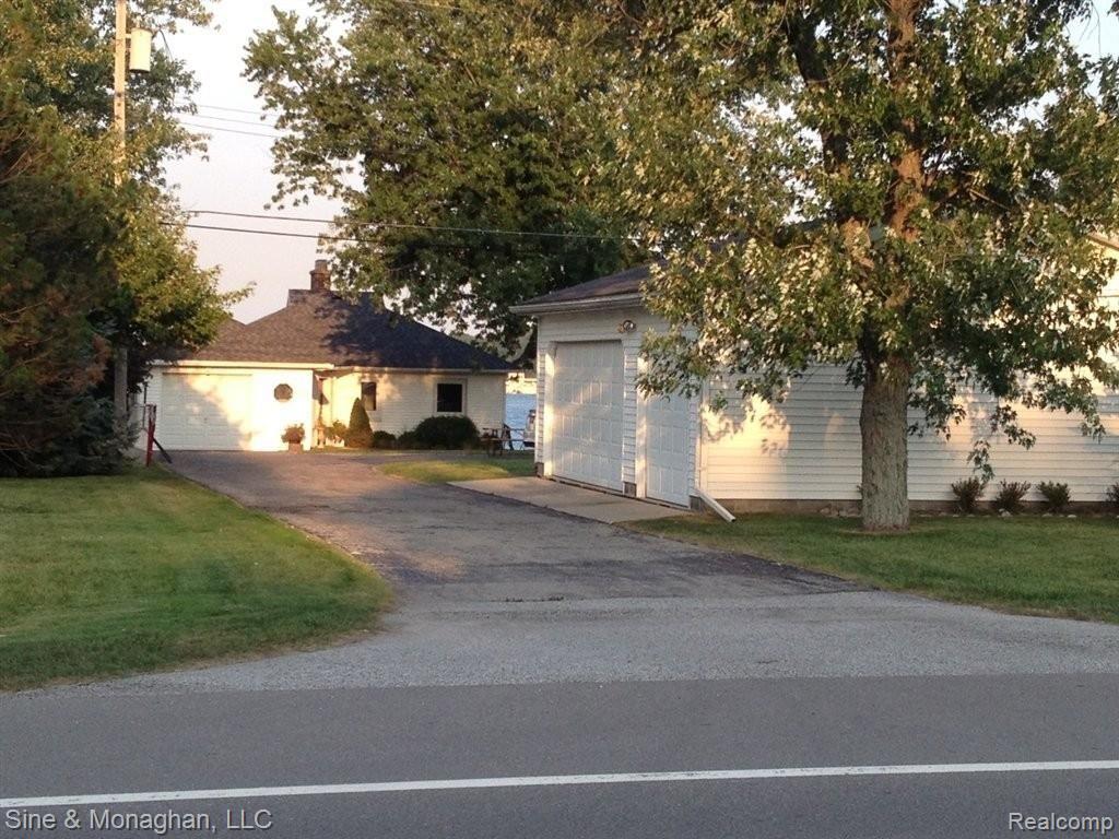 1265 North River Road St. Clair, MI 48079 - Photo 18 of 20 #18 IMG_0644.JPG