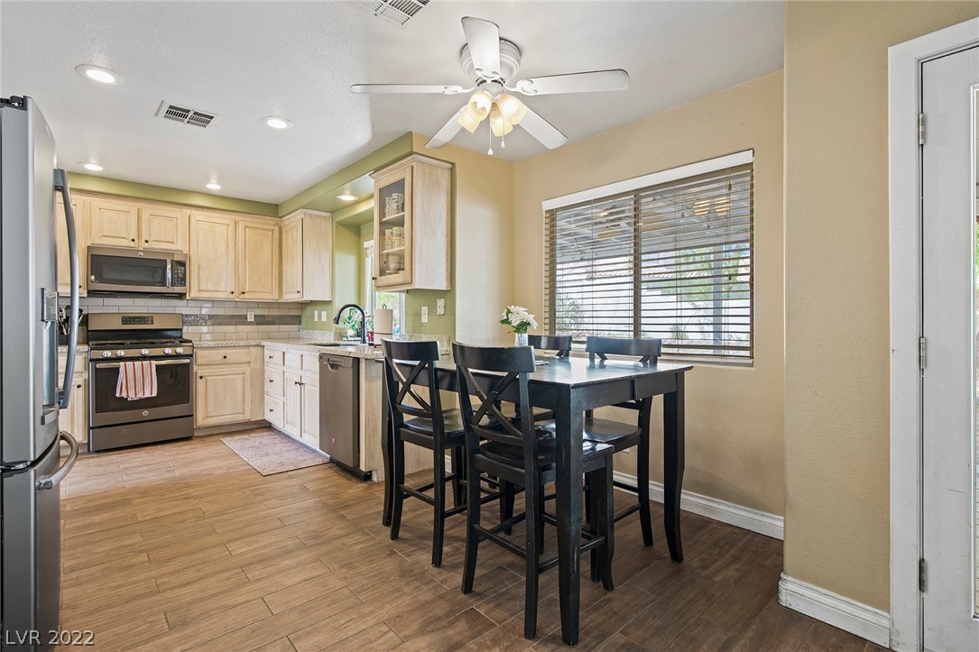 1720 Flat Ridge Road Henderson, NV 89014 - Photo 8 of 33