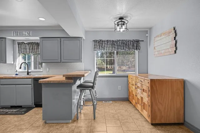 $690,000 | 3712 South Ritchey Road, Medical Lake, WA 99022