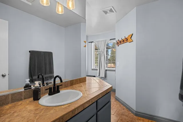 $690,000 | 3712 South Ritchey Road, Medical Lake, WA 99022