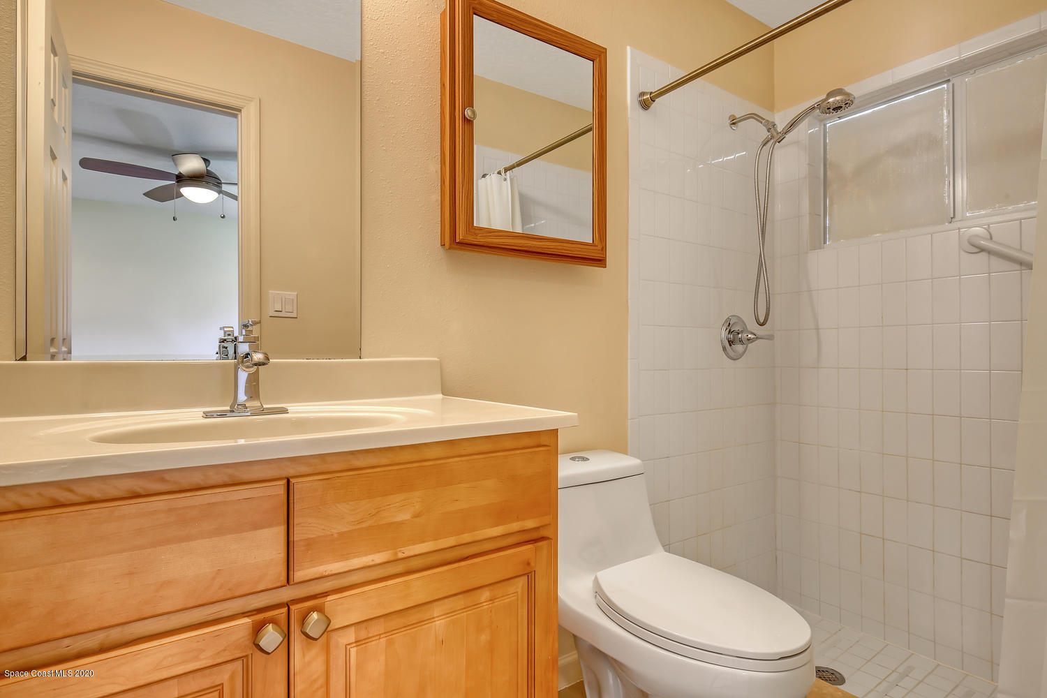 930 Bacon Circle Northeast Palm Bay, FL 32905 - Photo 20 of 33 Master Bath