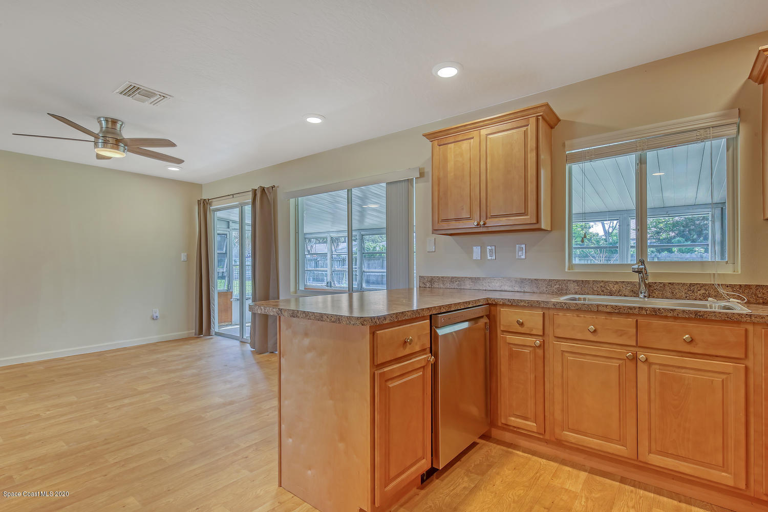 930 Bacon Circle Northeast Palm Bay, FL 32905 - Photo 9 of 33 Kitchen 4