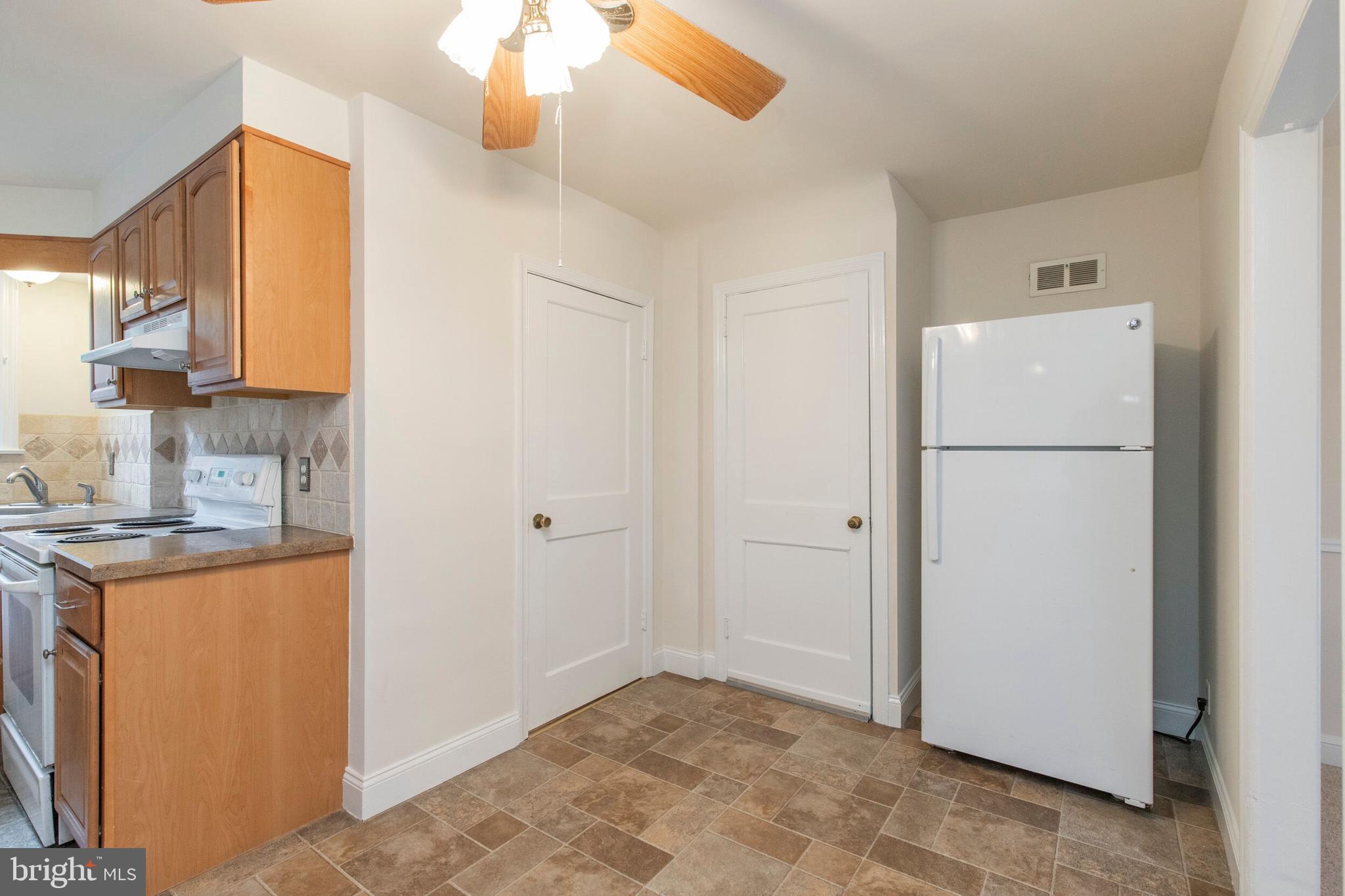 285 Friendship Road Drexel Hill, PA 19026 - Photo 11 of 30