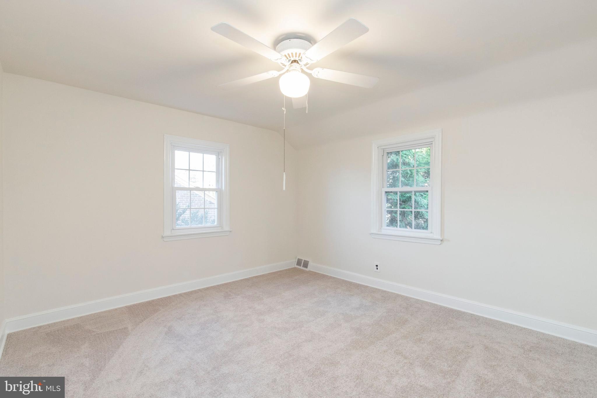 285 Friendship Road Drexel Hill, PA 19026 - Photo 20 of 30