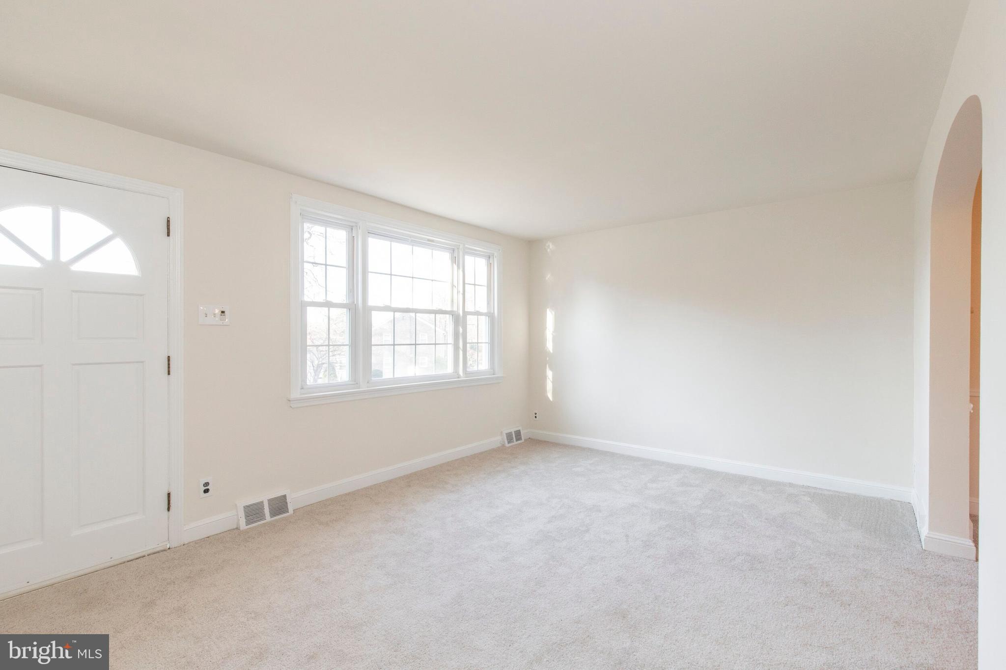 285 Friendship Road Drexel Hill, PA 19026 - Photo 5 of 30