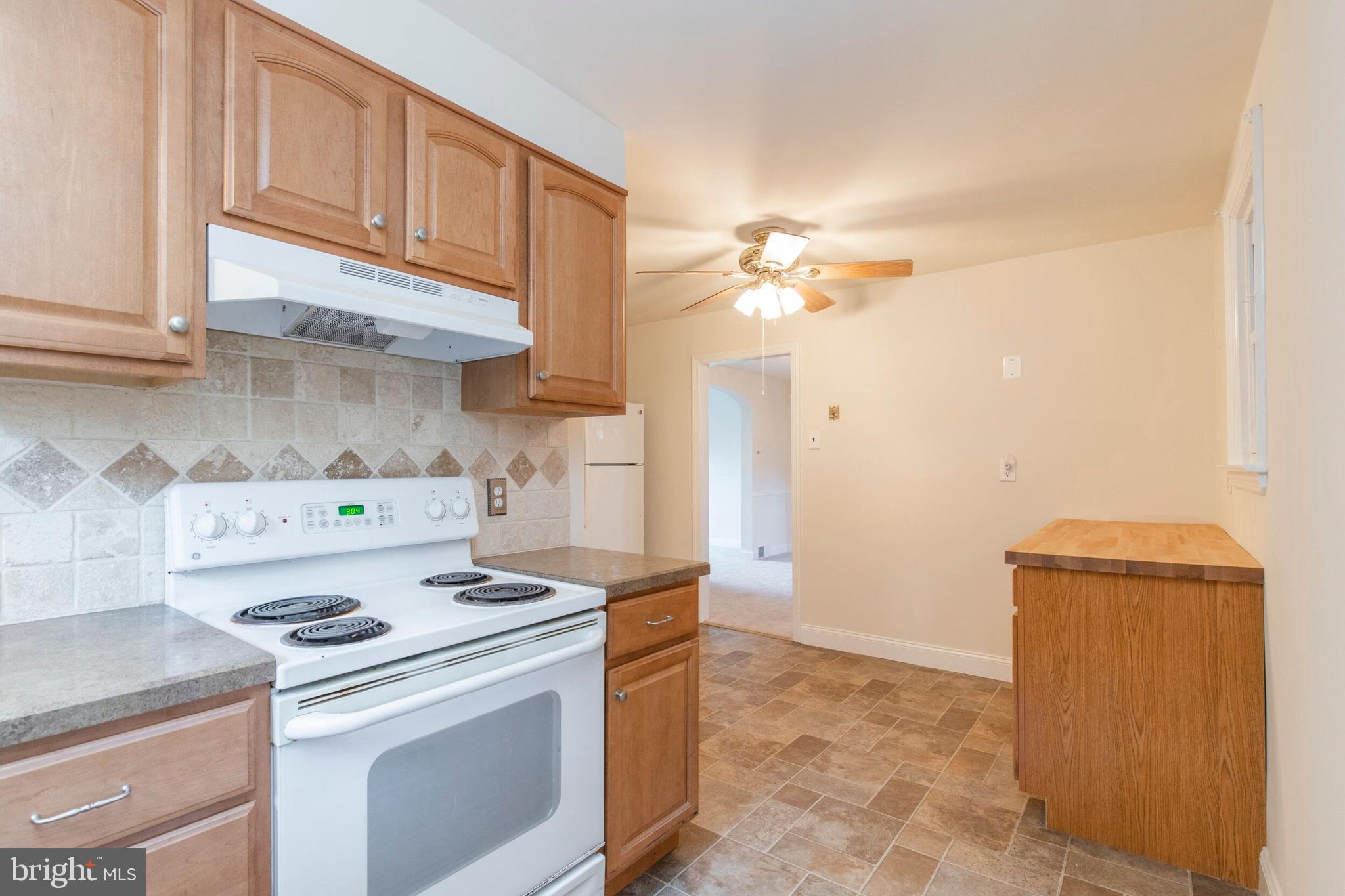 285 Friendship Road Drexel Hill, PA 19026 - Photo 6 of 30