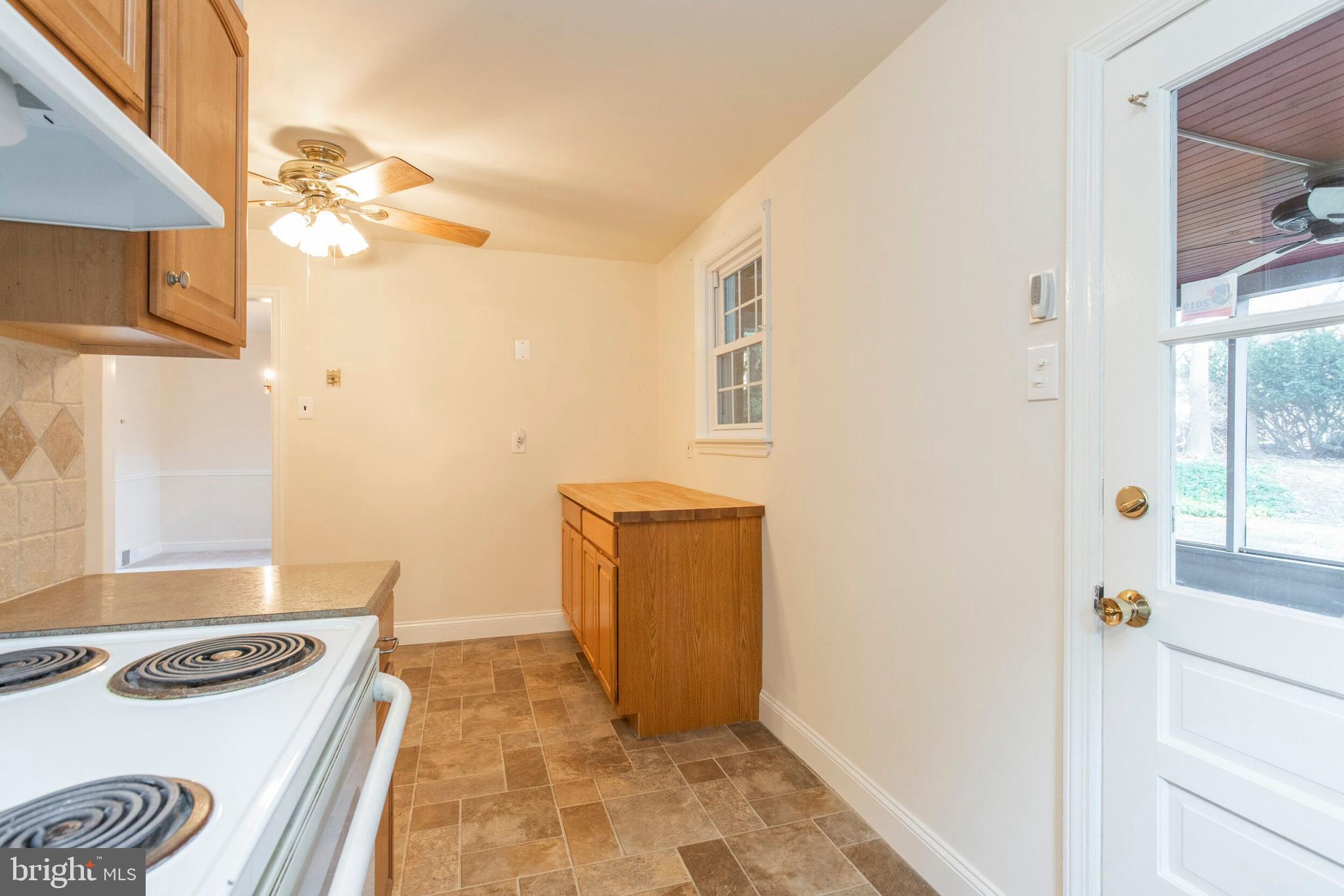 285 Friendship Road Drexel Hill, PA 19026 - Photo 8 of 30