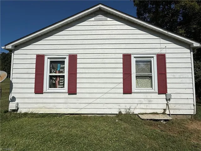 $399,900 | 271 Meadowbrook Circle, Millers Creek, NC 28651