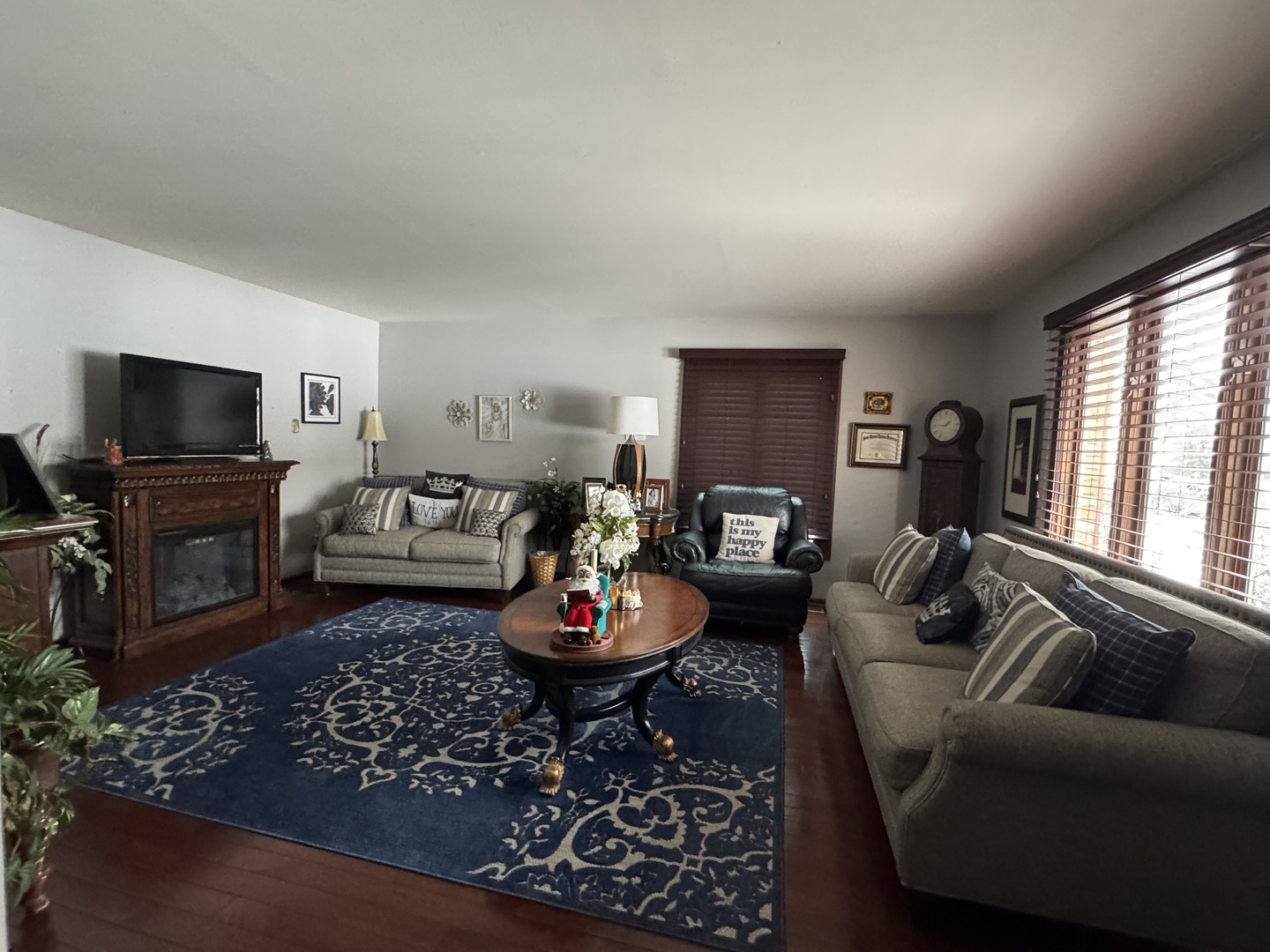 2433 Athens Road Olympia Fields, IL 60461 - Photo 3 of 12