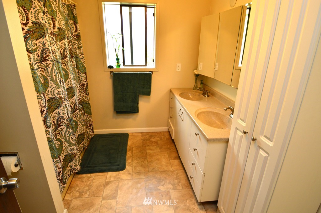 25665 Lake Fenwick Road Kent, WA 98032 - Photo 10 of 23 Gallery Image 10