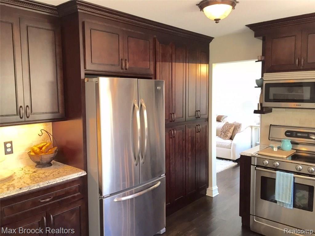 3686 Normandy Drive Rochester, MI 48306 - Photo 28 of 53 Gallery Image 28