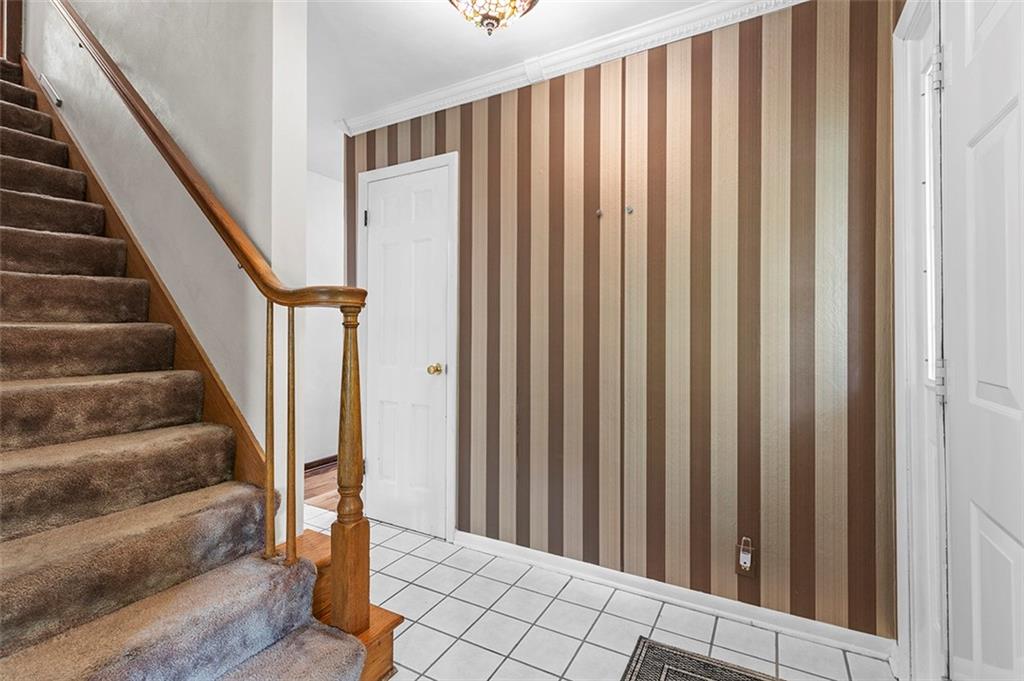 136 Whippoorwill Road Burgettstown, PA 15021 - Photo 4 of 35 Gallery Image 4