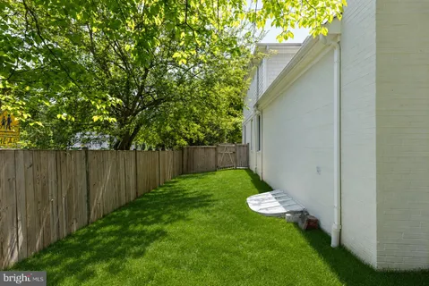 $2,100,000 | 5601 Vernon Place, Bethesda, MD 20817