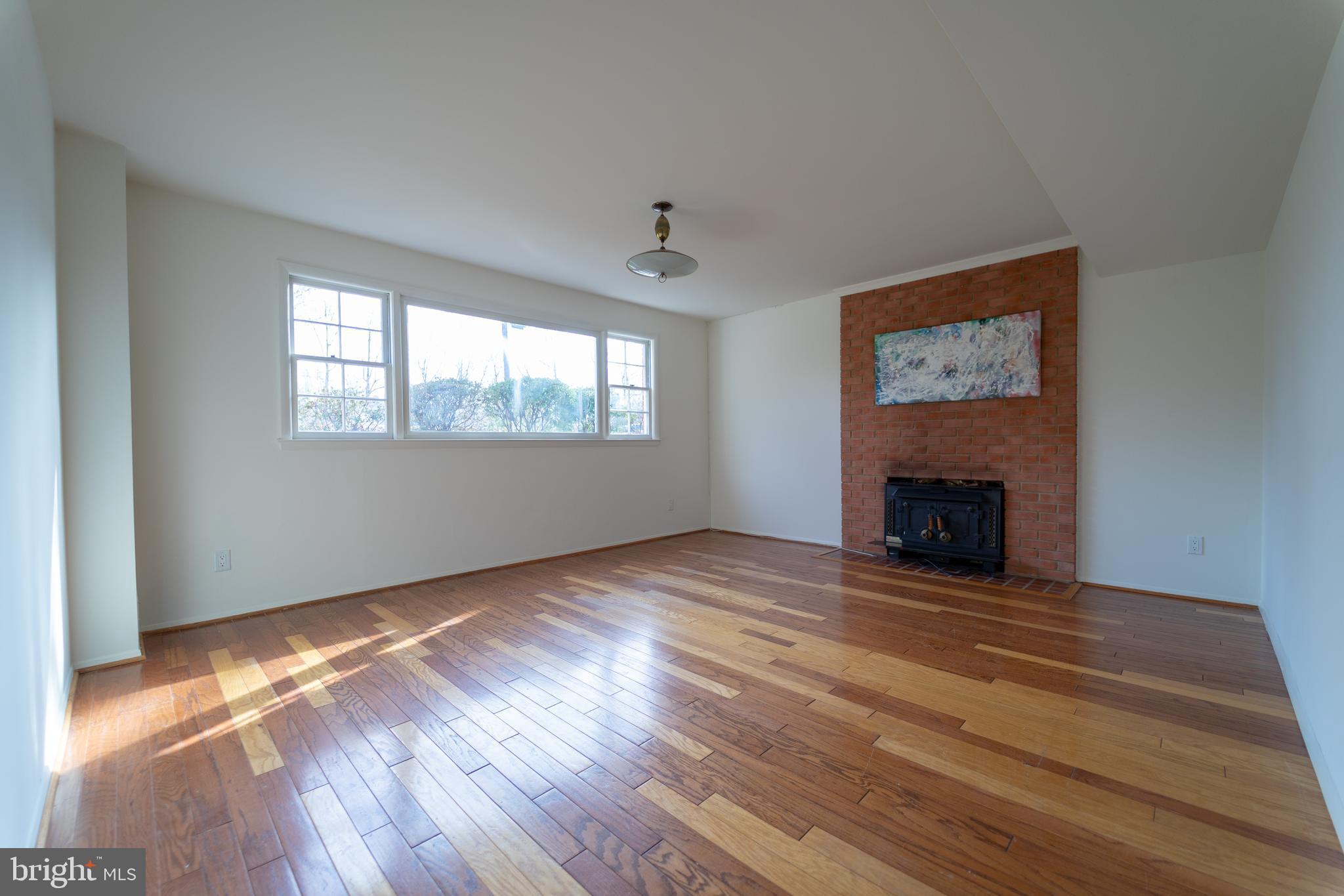7902 Slidell Lane Springfield, VA 22151 - Photo 11 of 17 Gallery Image 11