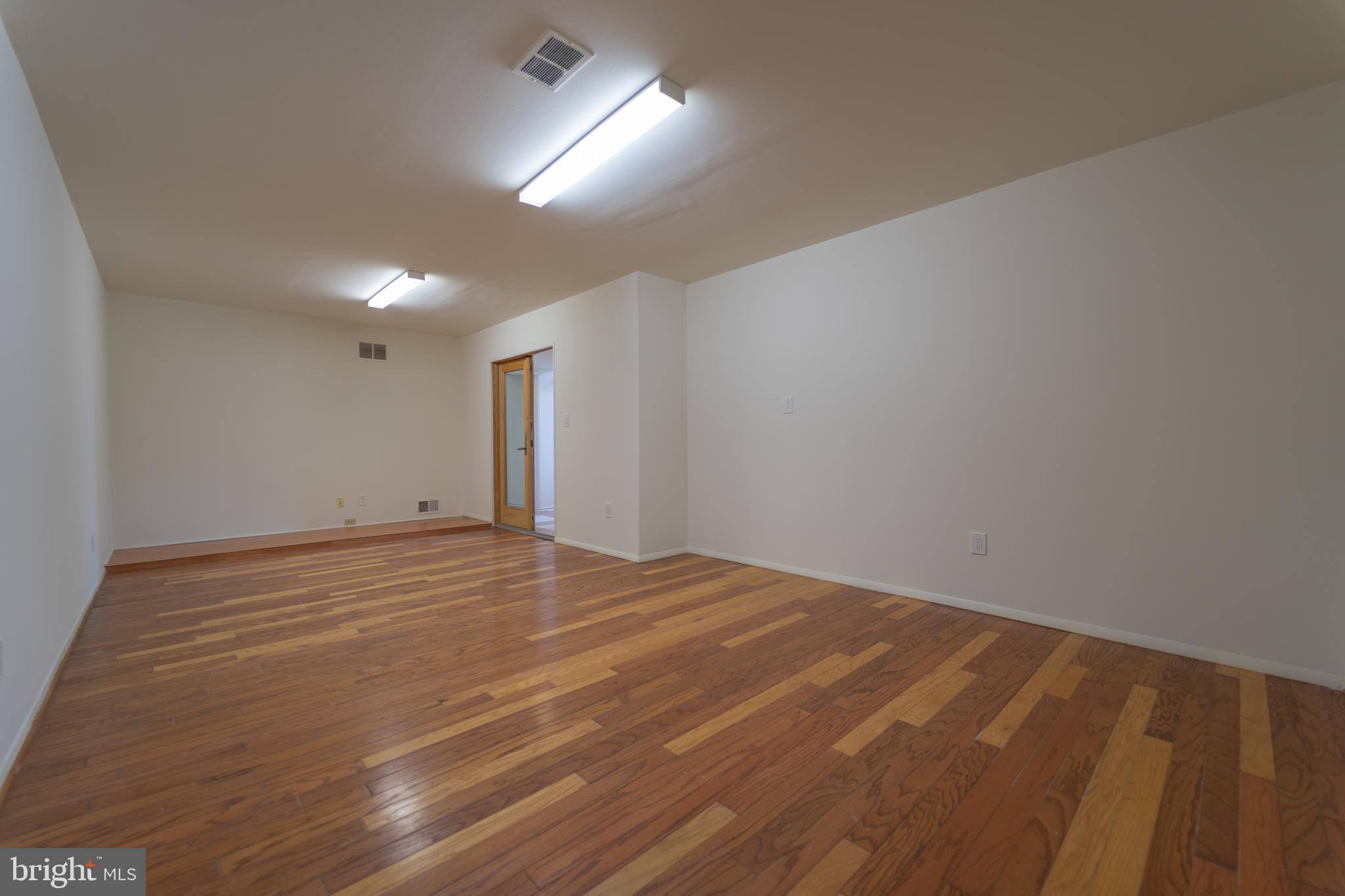 7902 Slidell Lane Springfield, VA 22151 - Photo 12 of 17 Gallery Image 12
