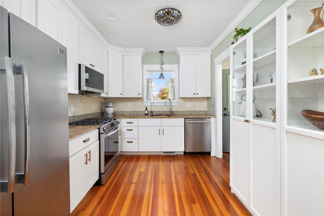 2038 Broad Street Cranston, RI 02905 - Photo 13 of 26