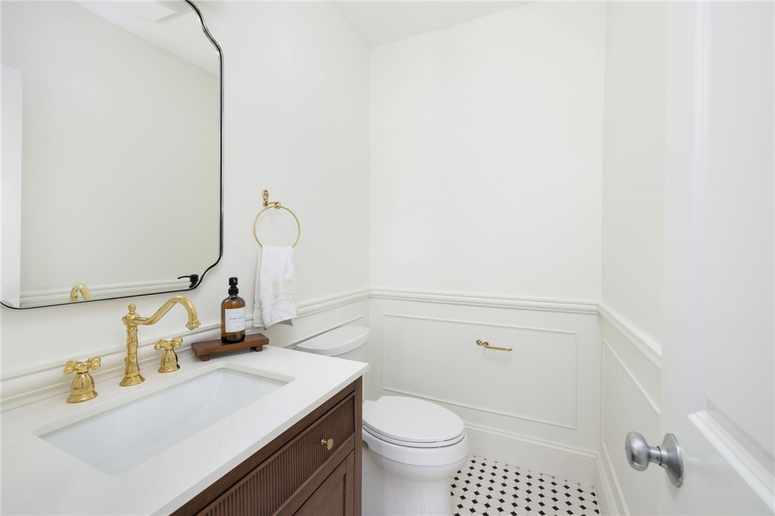 2038 Broad Street Cranston, RI 02905 - Photo 15 of 26