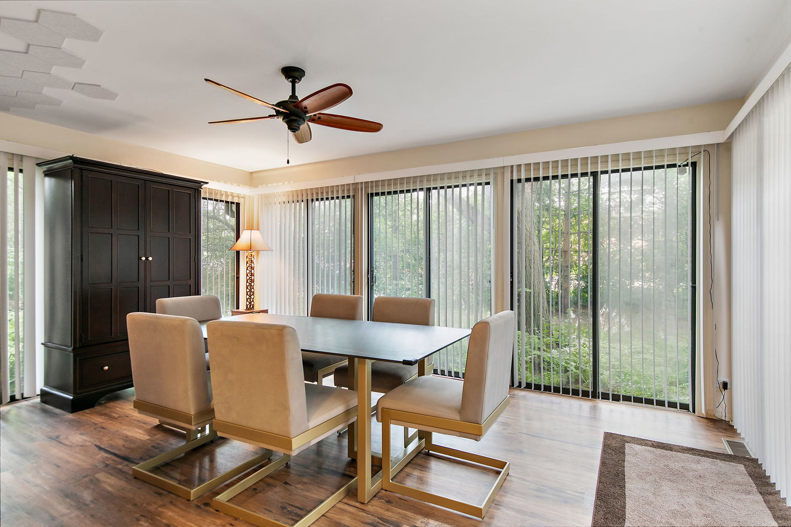 627 Wood Ridge Court Elgin, IL 60123 - Photo 20 of 37 Gallery Image 20