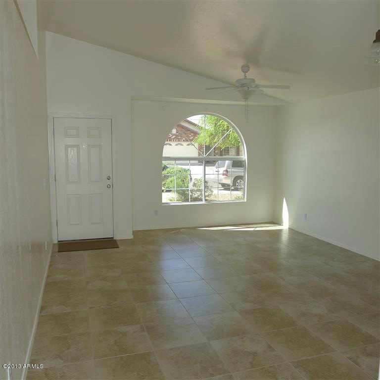 2828 West Pecan Road Phoenix, AZ 85041 - Photo 2 of 9 Living Room (Medium)