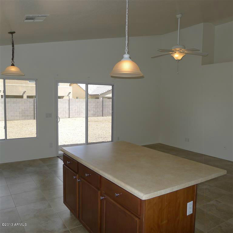 2828 West Pecan Road Phoenix, AZ 85041 - Photo 3 of 9 Family Room (Medium)
