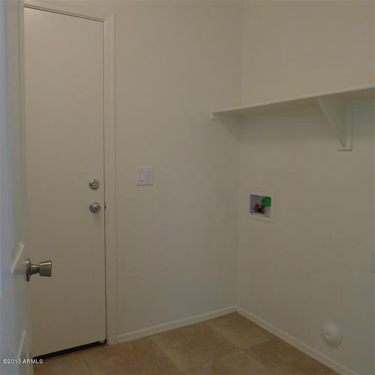 2828 West Pecan Road Phoenix, AZ 85041 - Photo 6 of 9 Laundry (Medium)