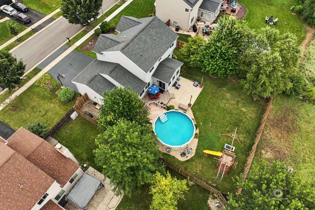 437 Raintree Drive Oswego, IL 60543 - Photo 35 of 49 Gallery Image 35