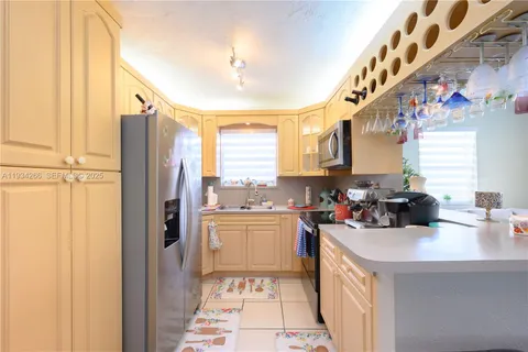 $800,000 | 30 Southwest 57th Court, Miami, FL 33144