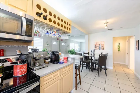 $800,000 | 30 Southwest 57th Court, Miami, FL 33144