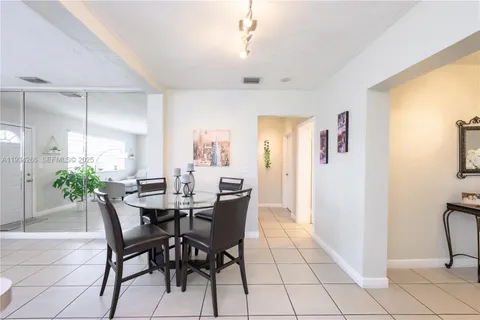 $800,000 | 30 Southwest 57th Court, Miami, FL 33144