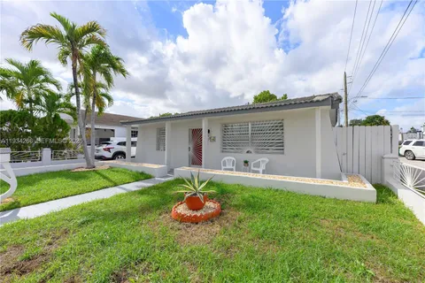 $800,000 | 30 Southwest 57th Court, Miami, FL 33144
