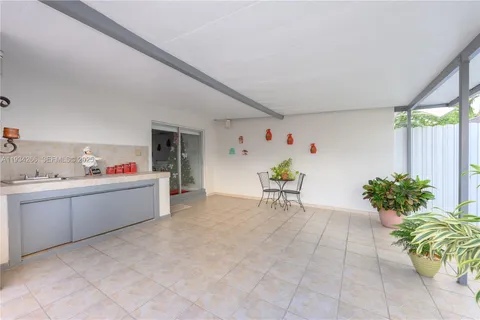 $800,000 | 30 Southwest 57th Court, Miami, FL 33144