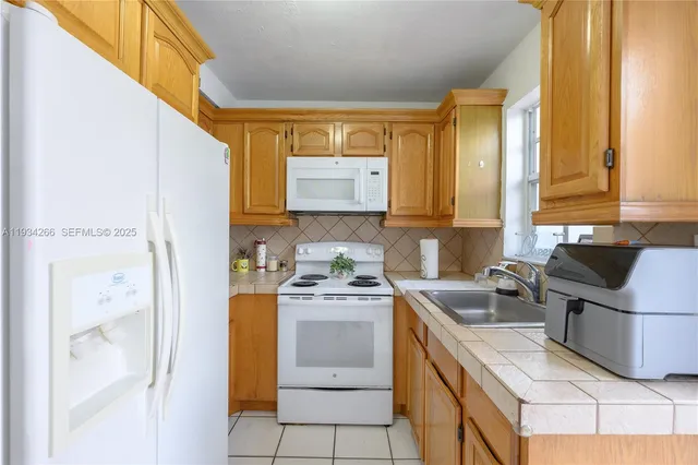 a view of utility room