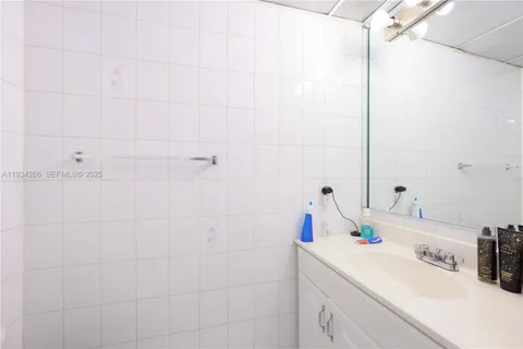 $800,000 | 30 Southwest 57th Court, Miami, FL 33144