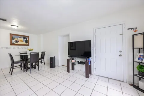 $800,000 | 30 Southwest 57th Court, Miami, FL 33144