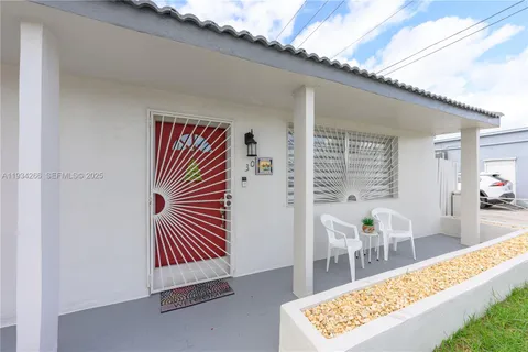 $800,000 | 30 Southwest 57th Court, Miami, FL 33144