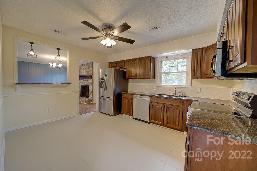 1509 Reid Harkey Road Matthews, NC 28105 - Photo 18 of 42 Gallery Image 18