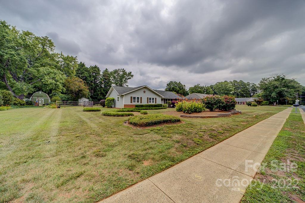 1509 Reid Harkey Road Matthews, NC 28105 - Photo 3 of 42 Gallery Image 3