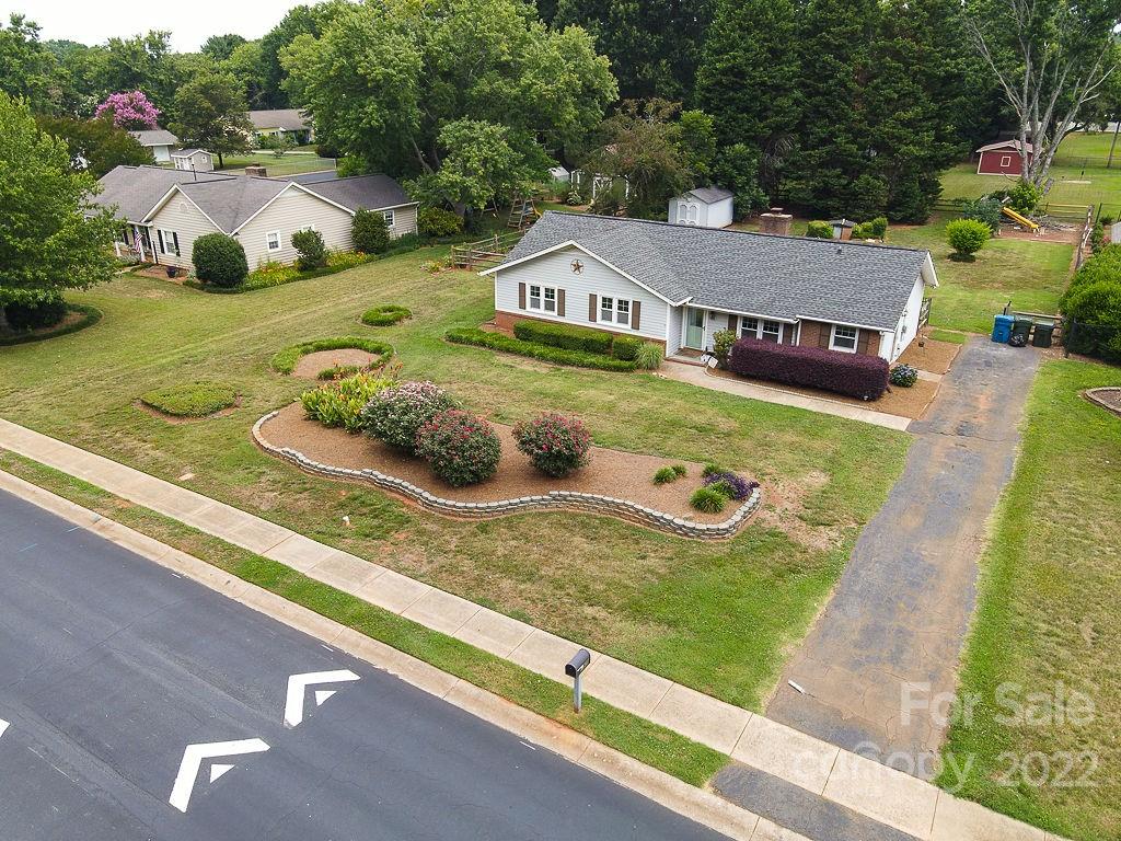 1509 Reid Harkey Road Matthews, NC 28105 - Photo 7 of 42 Gallery Image 7