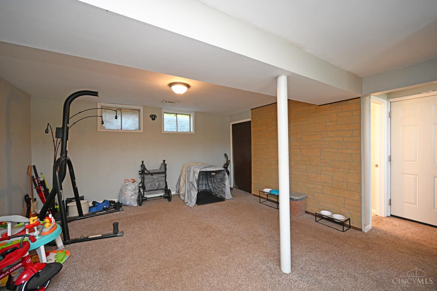 8728 Pippin Road Cincinnati, OH 45231 - Photo 25 of 32 Gallery Image 25