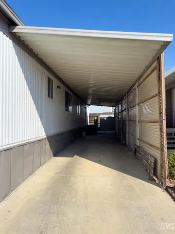 a view of a garage