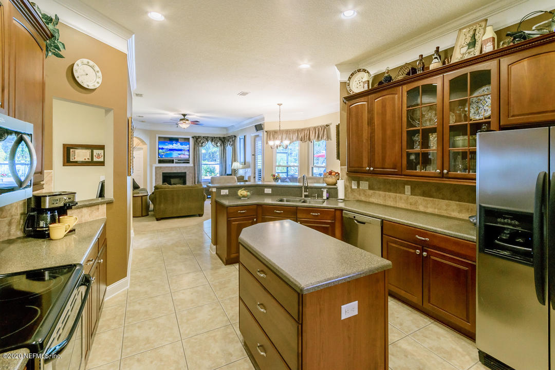 615 Rothmoor Lane St. Johns, FL 32259 - Photo 11 of 35 Large Kitchen with Island