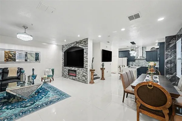 $299,990 | 3565 Clay Brick Road, Harmony, FL 34773