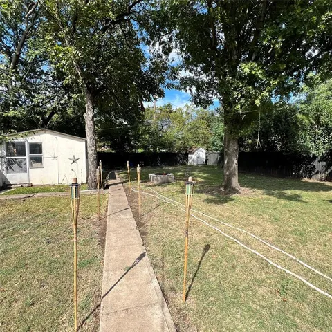 $2,100 | 2441 Falls Drive, Dallas, TX 75211