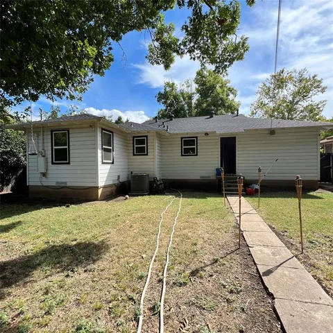 $2,100 | 2441 Falls Drive, Dallas, TX 75211