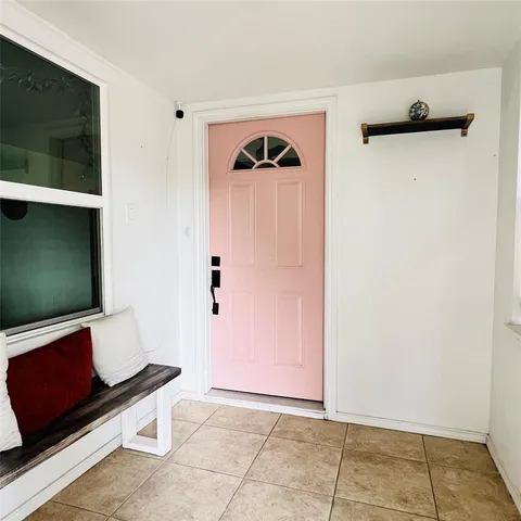 $2,100 | 2441 Falls Drive, Dallas, TX 75211