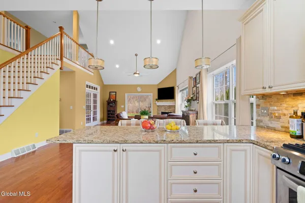 $585,000 | 2 Vista Court, Clifton Park, NY 12065
