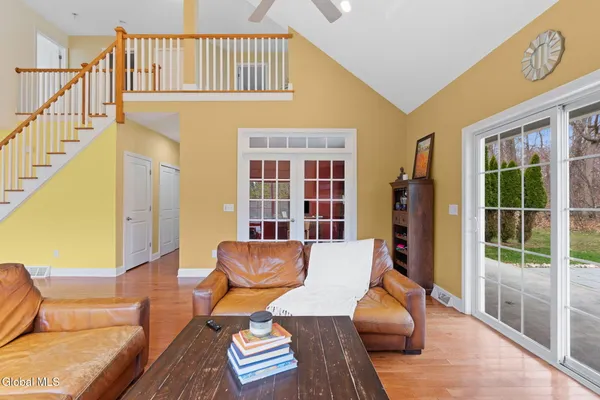 $585,000 | 2 Vista Court, Clifton Park, NY 12065