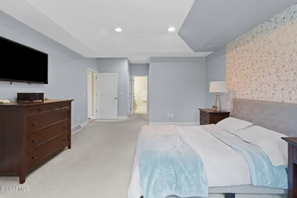 $585,000 | 2 Vista Court, Clifton Park, NY 12065