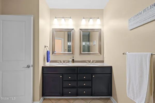 $585,000 | 2 Vista Court, Clifton Park, NY 12065